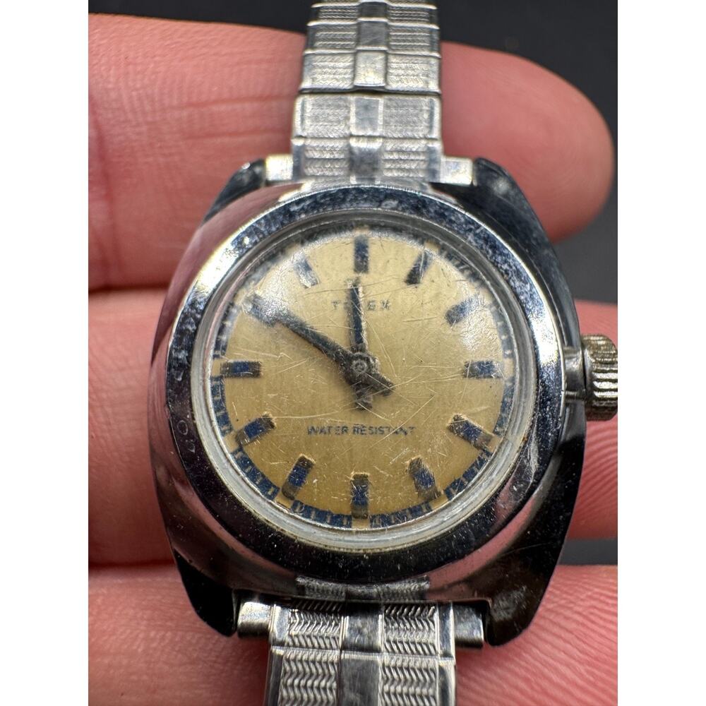 Vintage Timex UFO Mechanical Handwind Silver Tone Ladies Watch Water Resistant